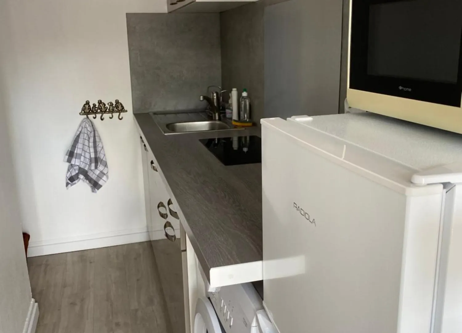 Studio De Charme Donnant Sur Jardin Arbore Dans Le Calme Absolu Parijs 0*,